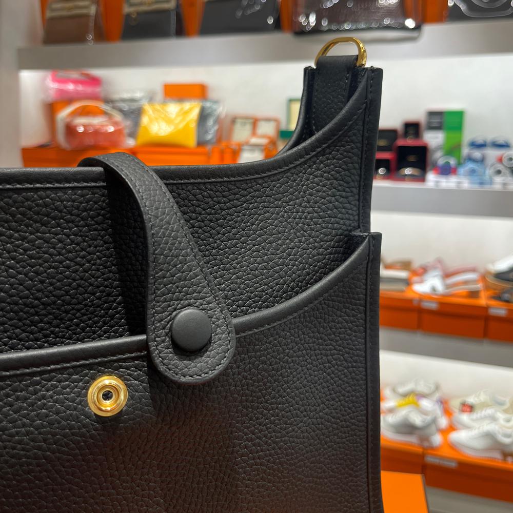 HERMES Clemence Leather Evelyne 29 Black Crossbody Bag Palladium Hardware