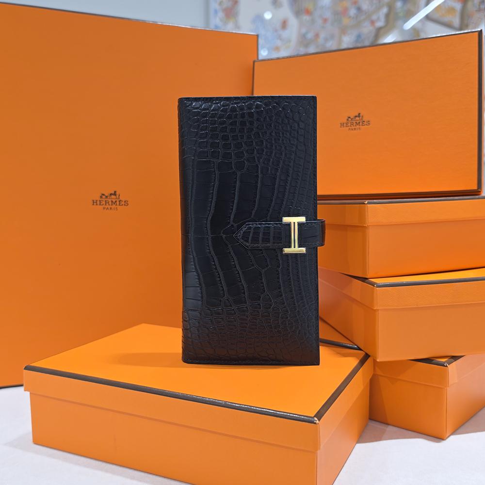 HERMES Black Shiny Alligator Long Wallet Gold Hardware Unisex