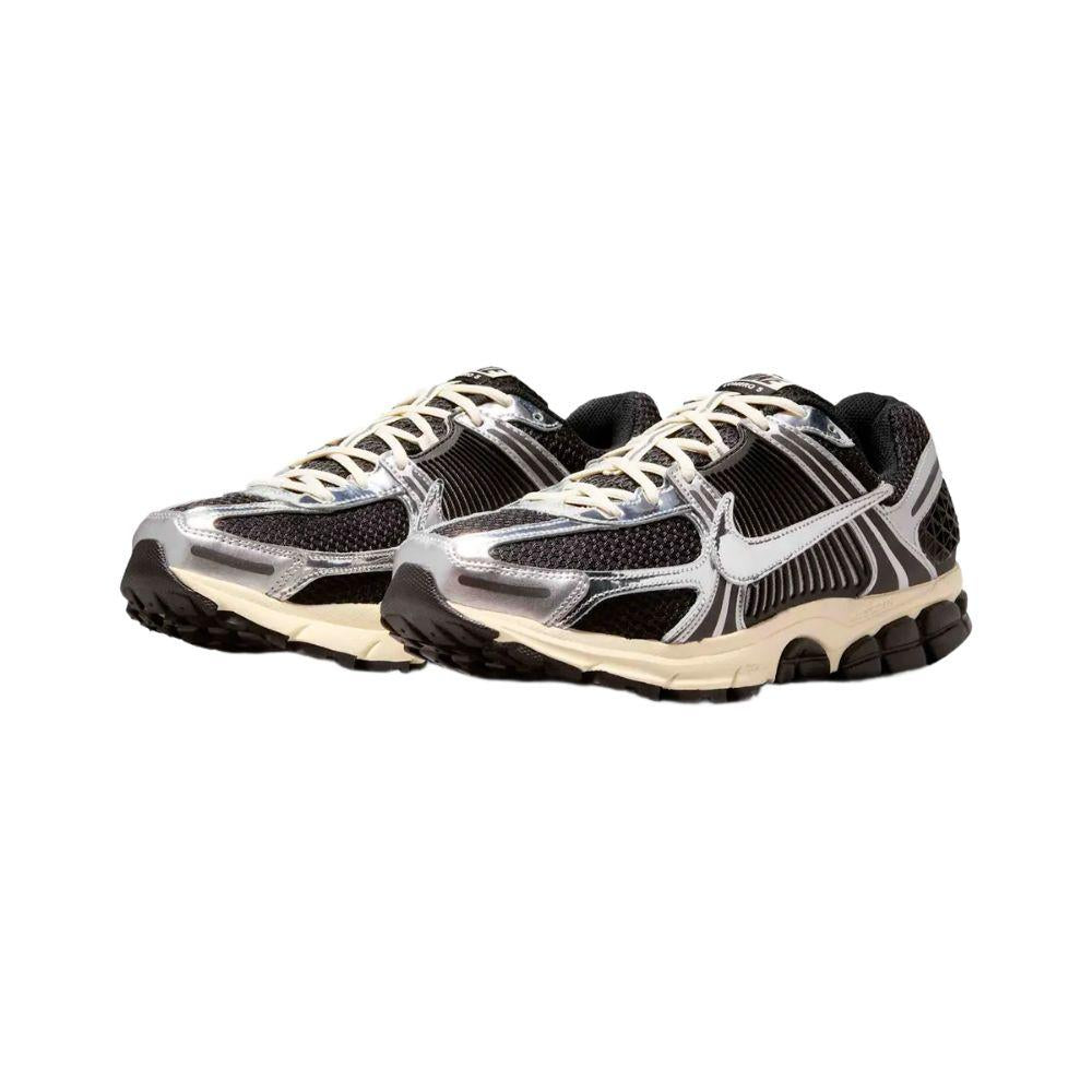 Nike Zoom Vomero 5 Black Metallic Silver Low-Top Sneakers