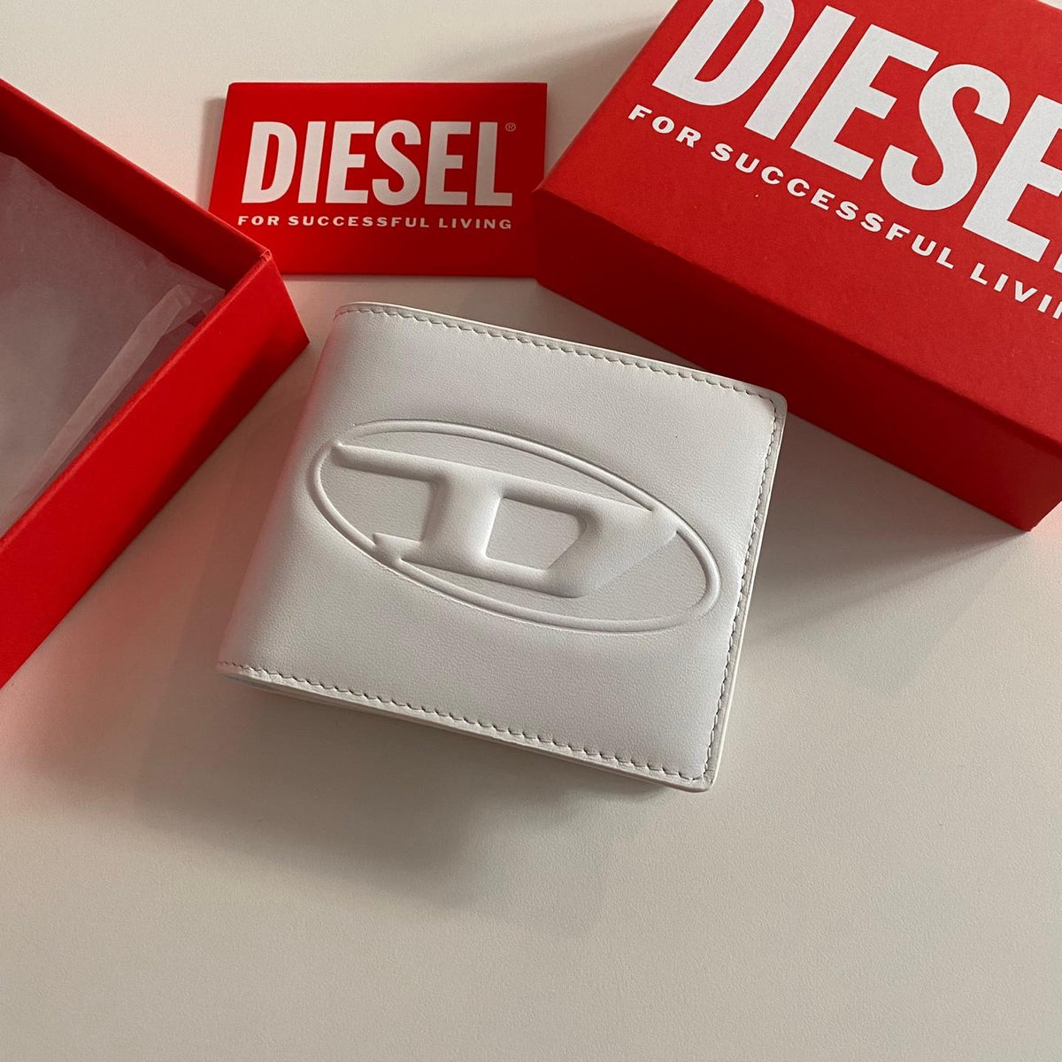 DIESEL Men's White Leather D Logo Bifold Wallet X08433PR818 H6196