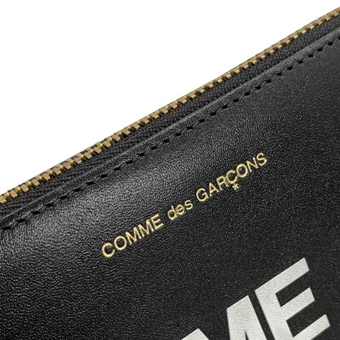 Comme des Garcons Classic Leather Zip Card Holder with Large Logo