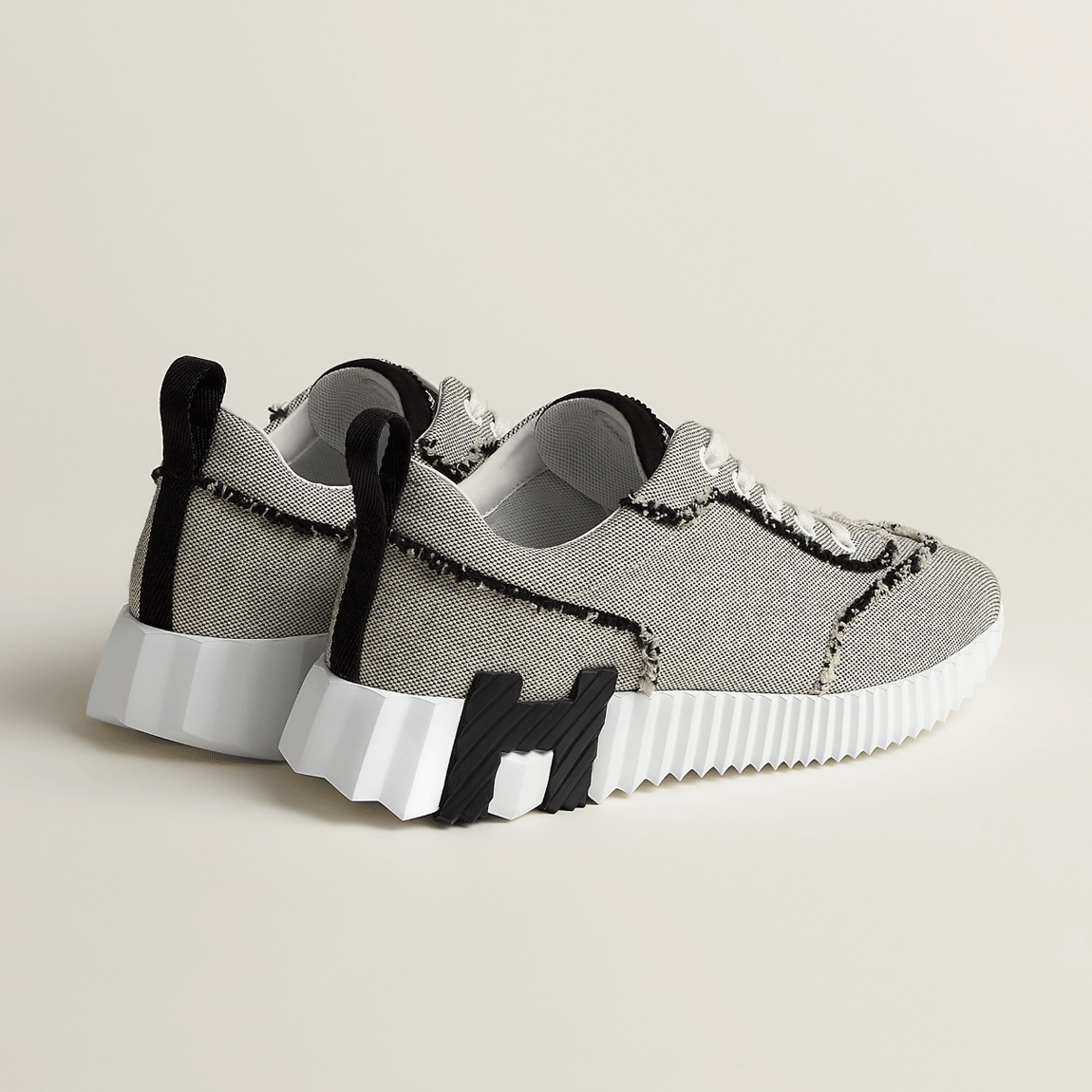 HERMES Noir Bouncing Low Top Sneakers Unisex