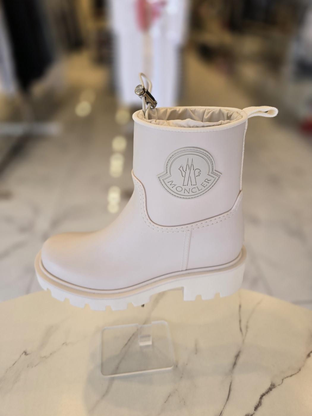 Moncler Black Leather Ankle Boots J209B4G00080M4522 032