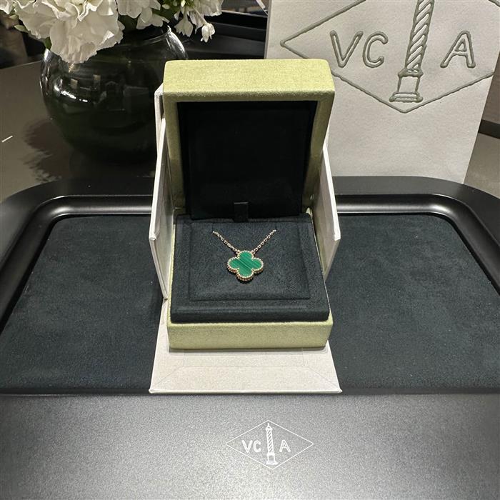 Van Cleef & Arpels Vintage Alhambra Pendant Necklace Gold