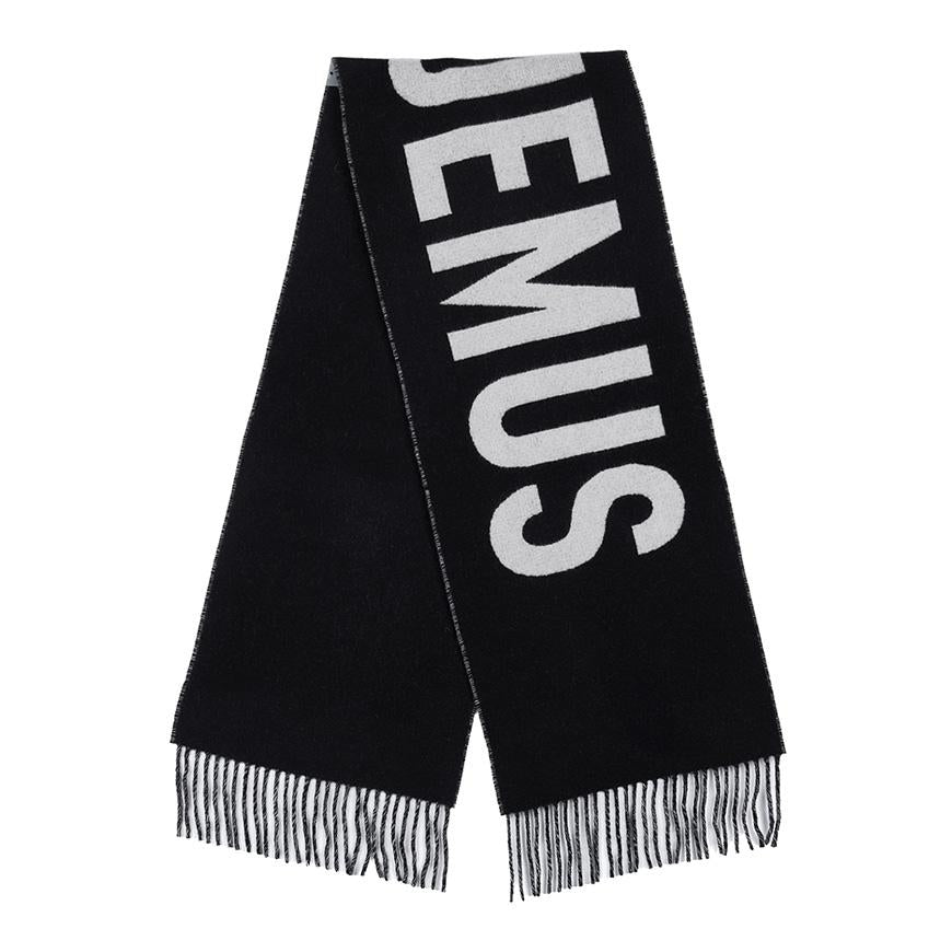 JACQUEMUS Unisex Fringe Logo Scarf Black Wool ACU00435 AOT4001