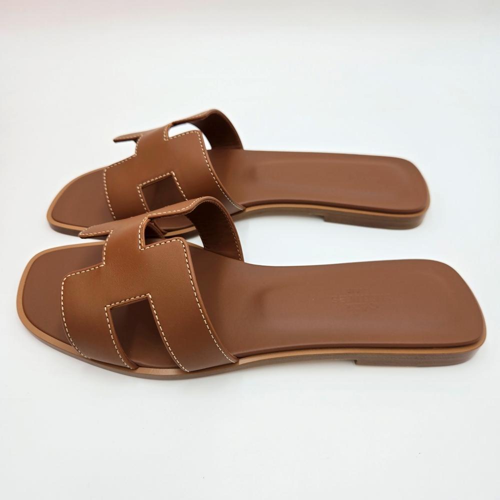 HERMES Oran Sandals Women Leather Gold Color Slides