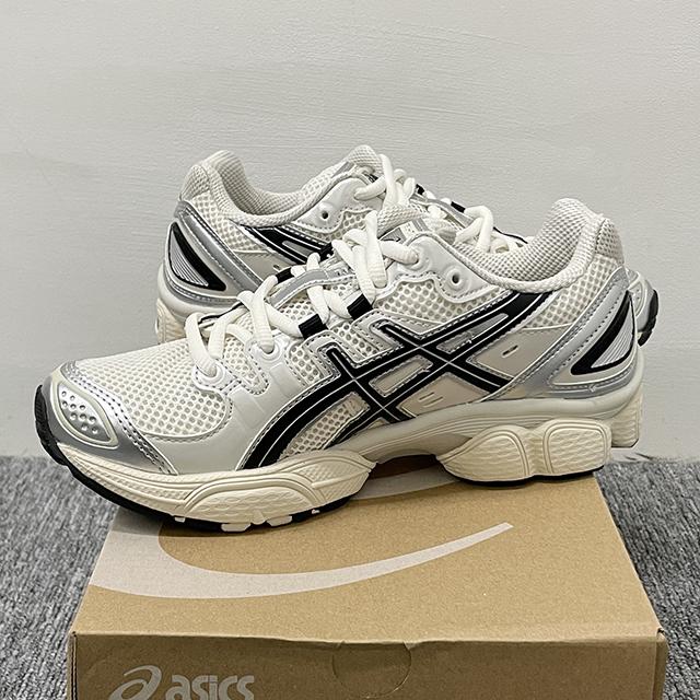 Asics Gel Nimbus 9 Low-Top Sneakers Unisex 1201A424 105
