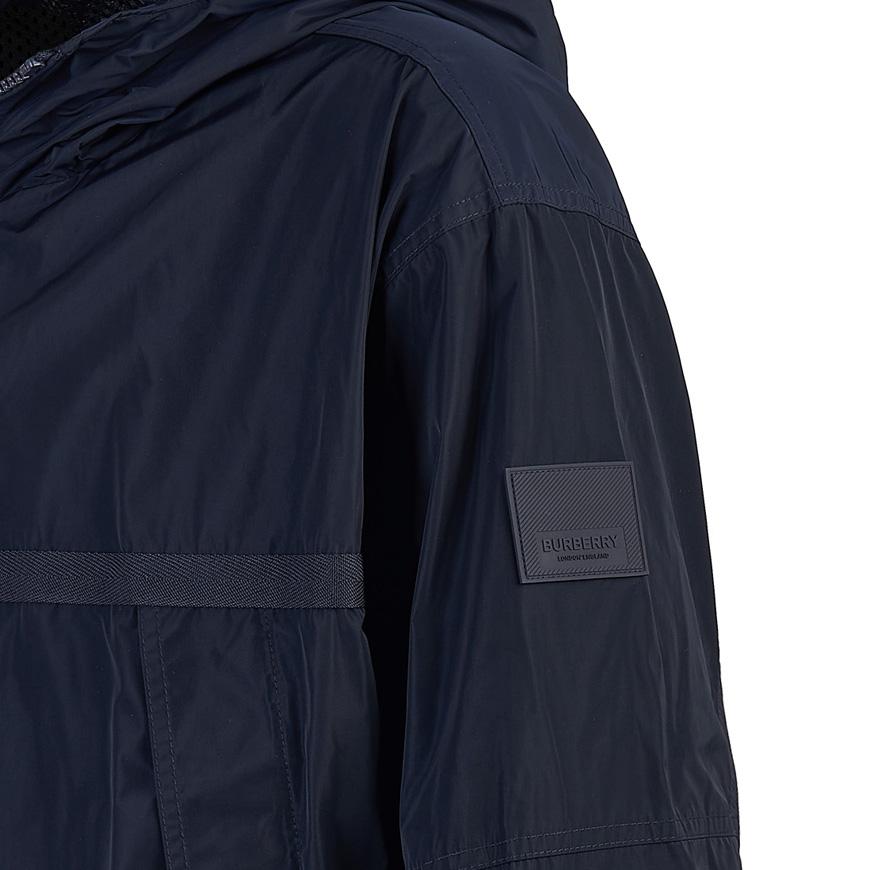 BURBERRY Logo Appliqué Lightweight Hooded Jacket for Men 8051010 M HARDING A1249