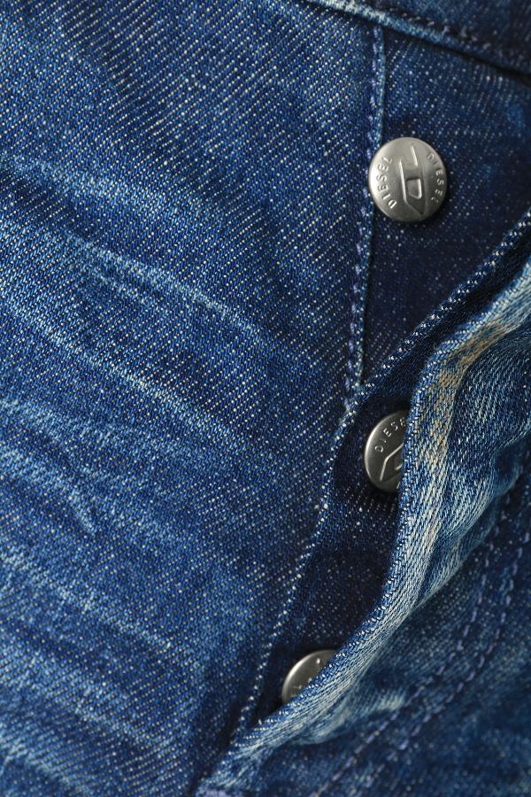DIESEL 1998 DBUCK Bootcut Denim Jeans Blue L32 Men’s Pants A1221809L35 01