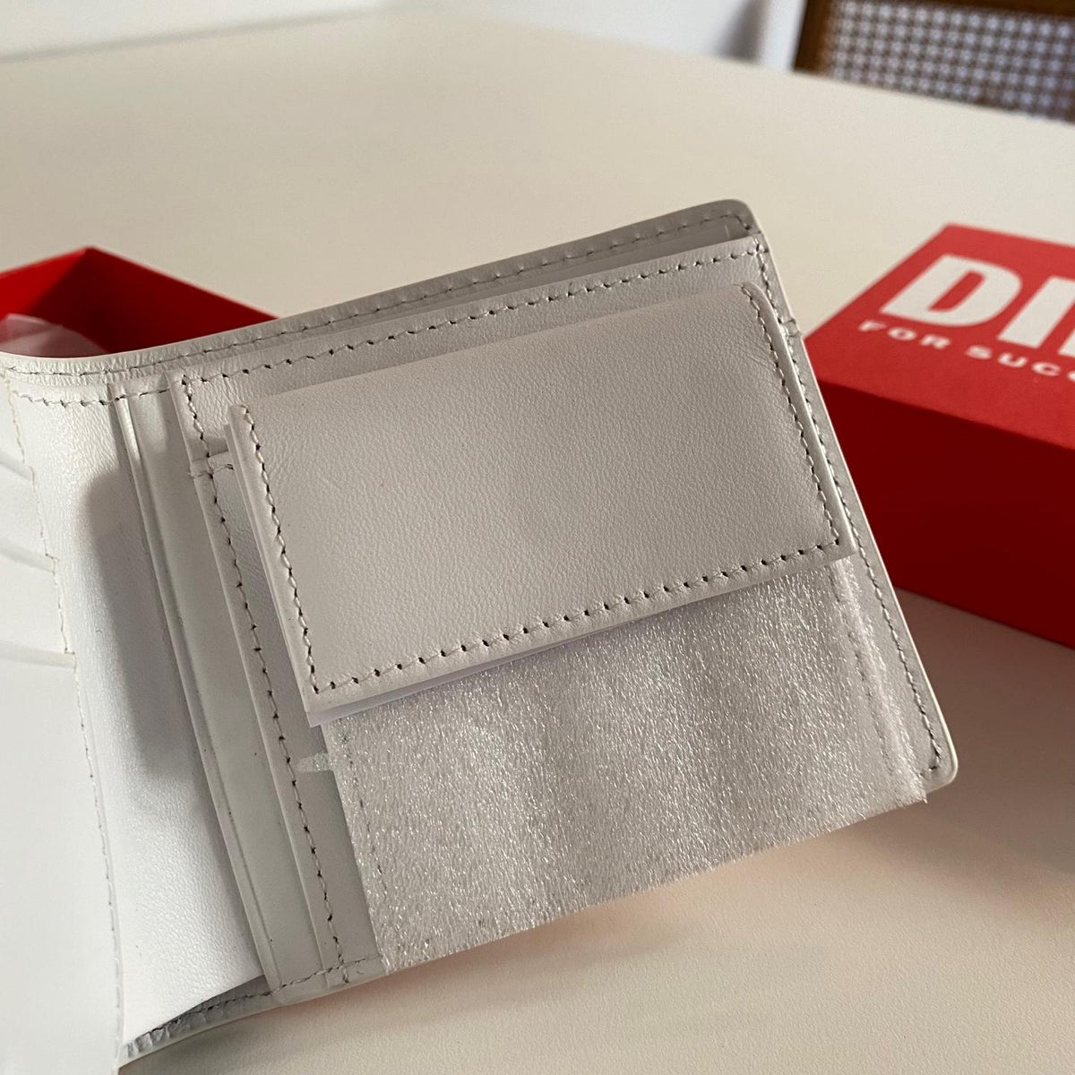 DIESEL Men's White Leather D Logo Bifold Wallet X08433PR818 H6196