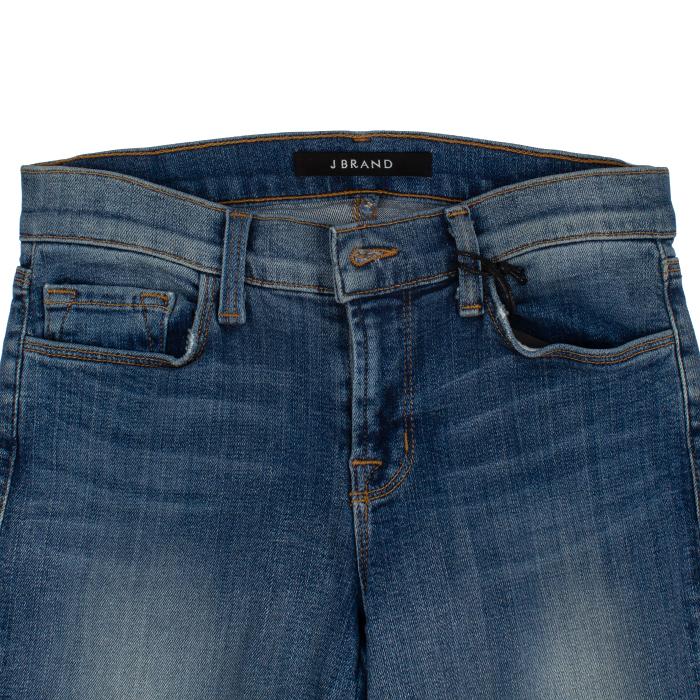 J BRAND Mid-Rise Capri Skinny Jeans with Zipper Detailing 83510O212
