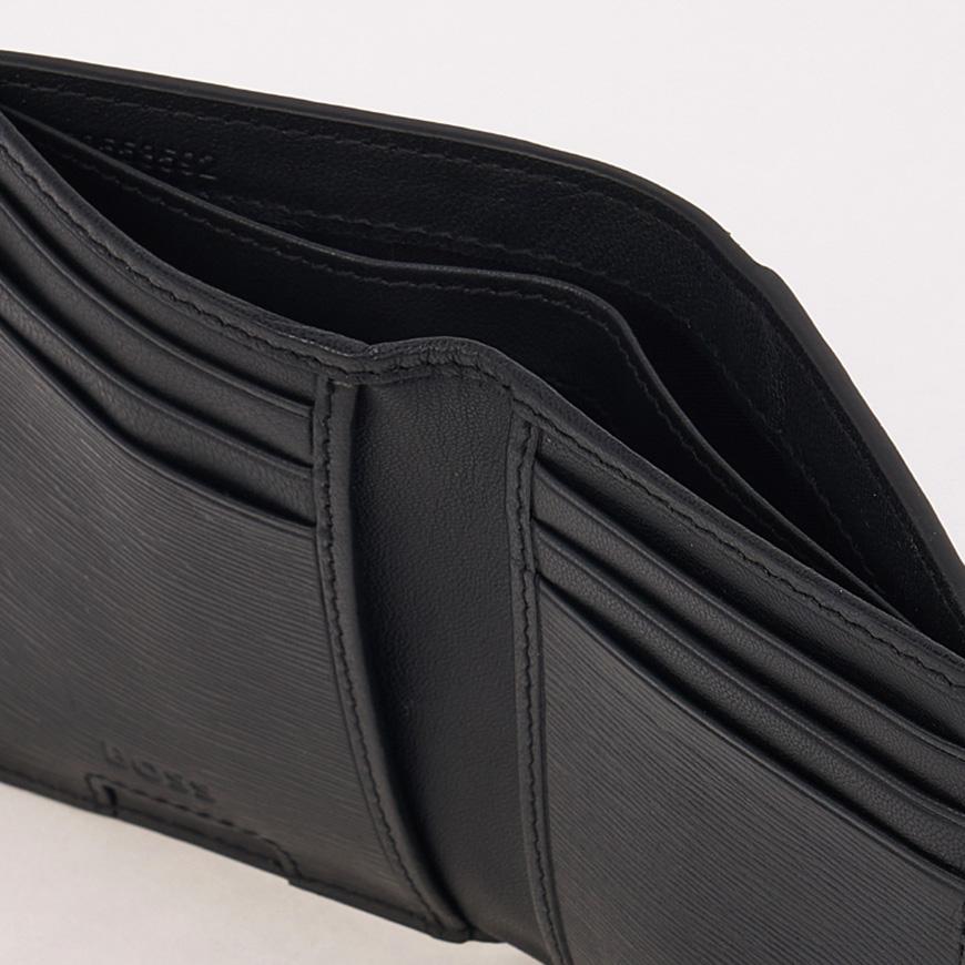 HUGO BOSS Men’s Leather Bifold Wallet 50558592 001