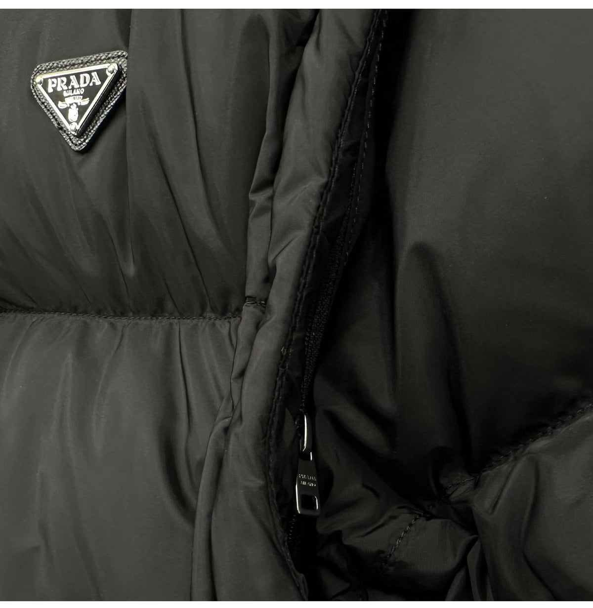 PRADA Goose Down Puffer Jacket Detachable Sleeves Triangle Logo Bla SGC863 F0002