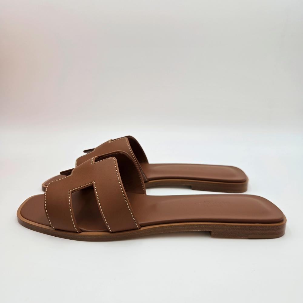 HERMES Oran Sandals Women Leather Gold Color Slides
