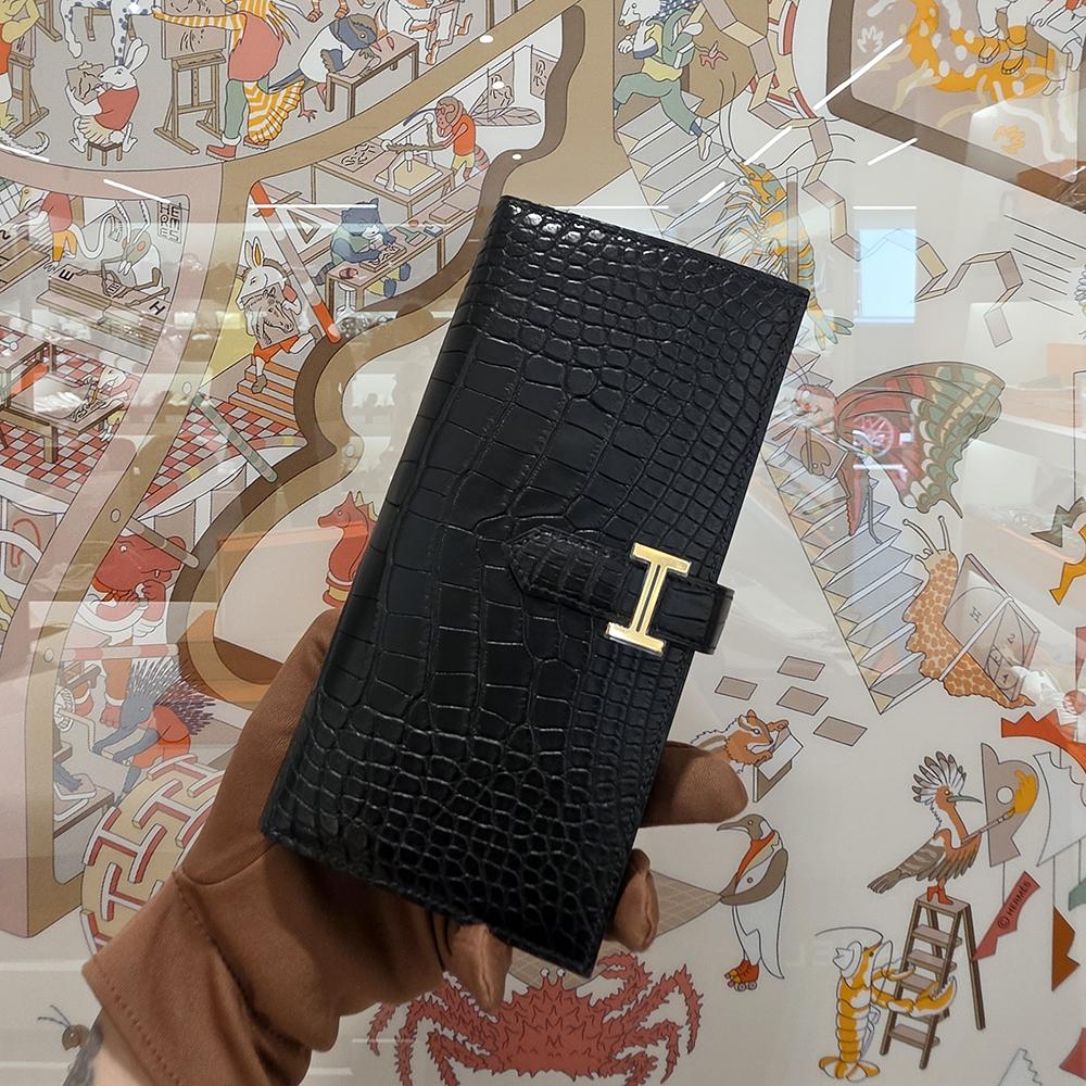 HERMES Black Shiny Alligator Long Wallet Gold Hardware Unisex