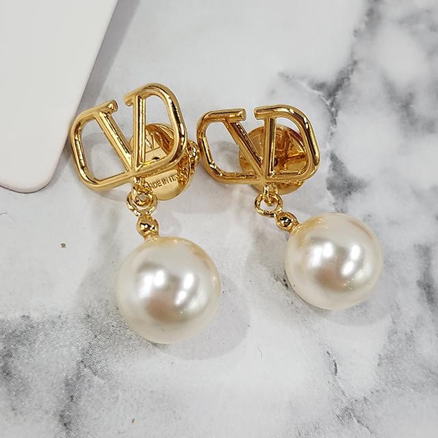 VALENTINO V Logo Signature Pearl Drop Earrings 5W2J0E36 UXM 0O3