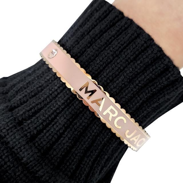 Marc Jacobs Medallion Scallop Bangle Bracelet