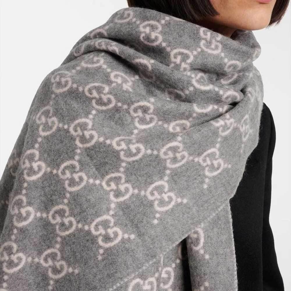 GUCCI GG Logo Cashmere Scarf Unisex Gray Scarf