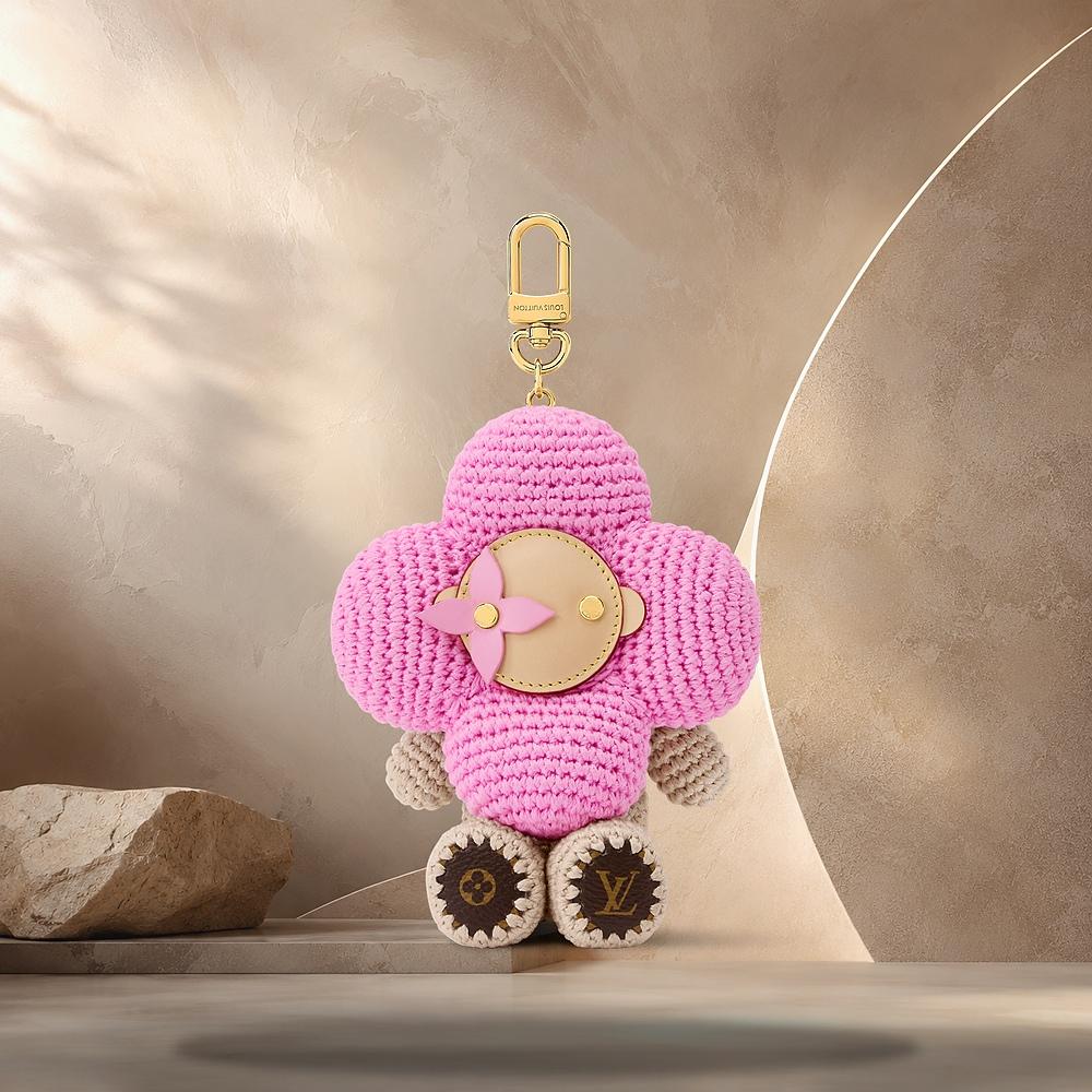 Louis Vuitton Vivienne Crochet Bag Charm Pink Keyring M03963