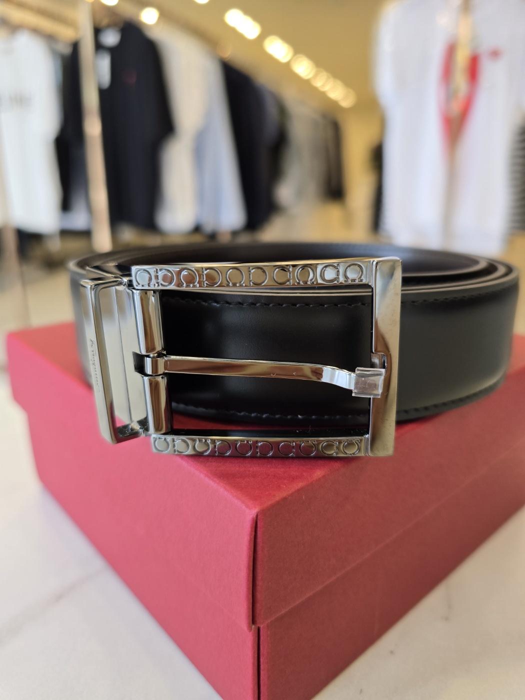 Ferragamo Reversible Adjustable Buckle Leather Belt 750173