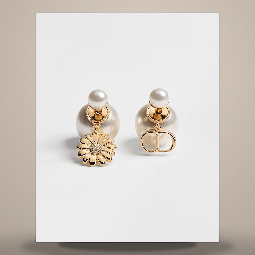 DIOR Gold-Finish Metal White Resin Pearl Crystal Earrings E4829WOMCY D319