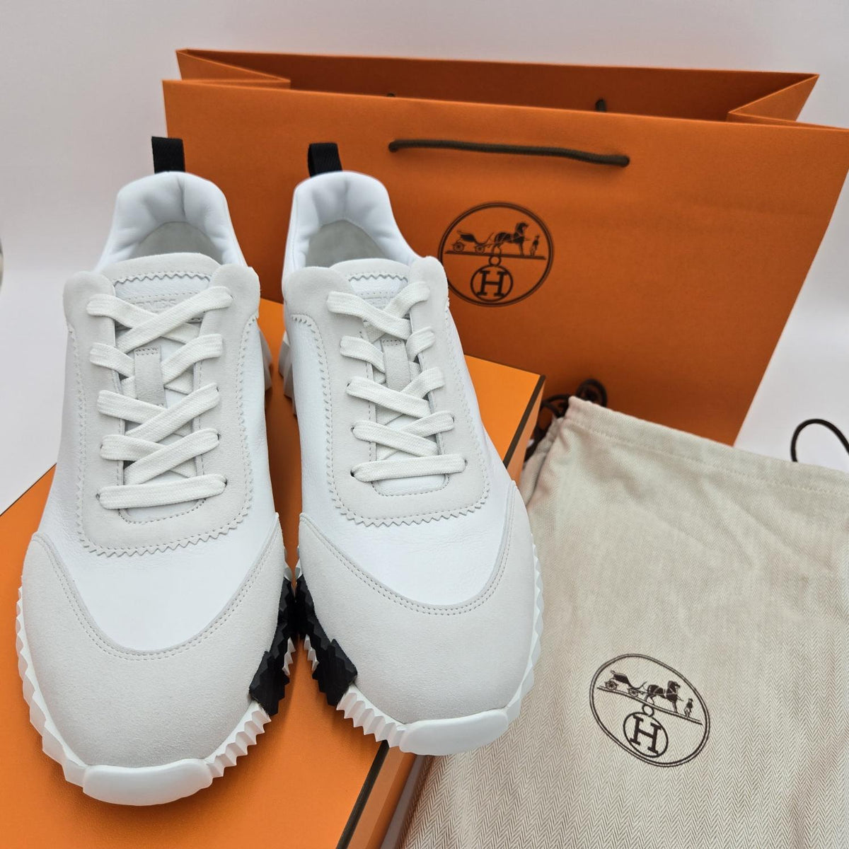 HERMES Bouncing Low-Top Sneakers White Leather H242810ZH90