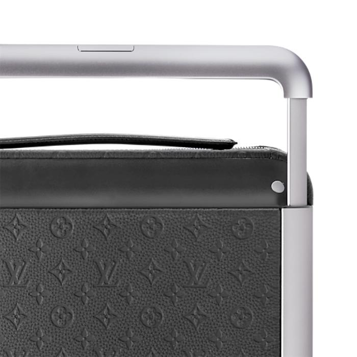 Louis Vuitton Horizon 55 Carry-On Luggage M20438