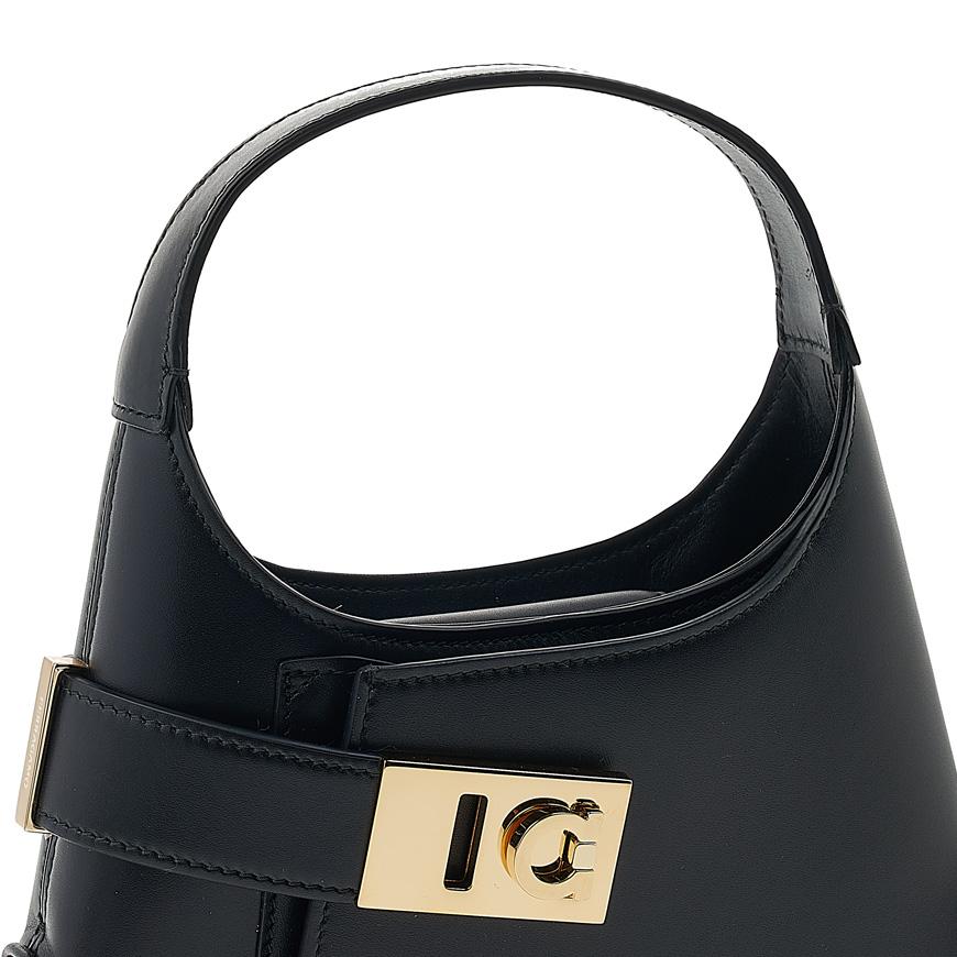 Ferragamo Women’s Leather Crossbody Bag 21 5943 NERO 0769137 2