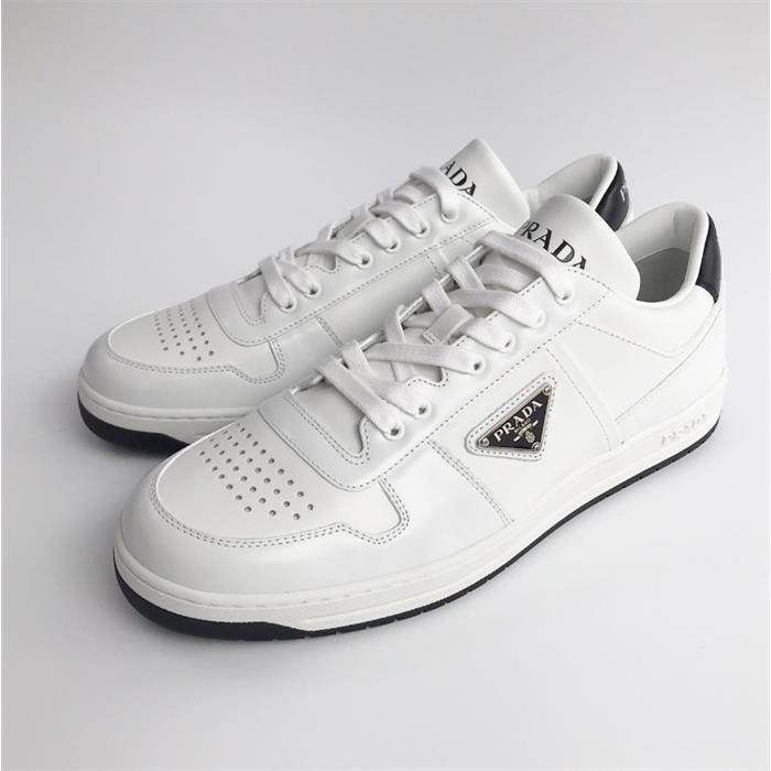 PRADA Logo Low-Top Sneakers 2EE364