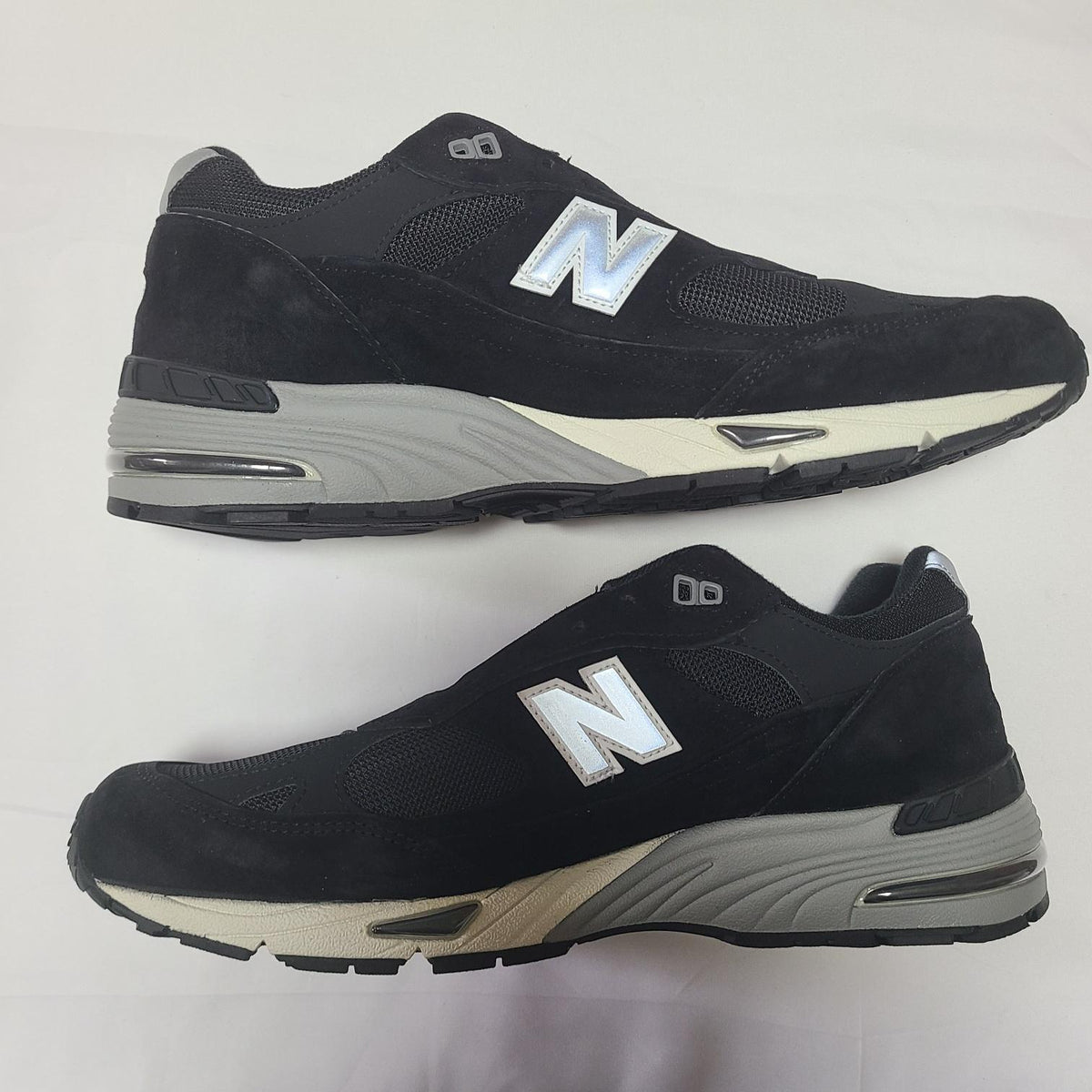 New Balance Black Silver Low-Top Sneakers Running Shoes