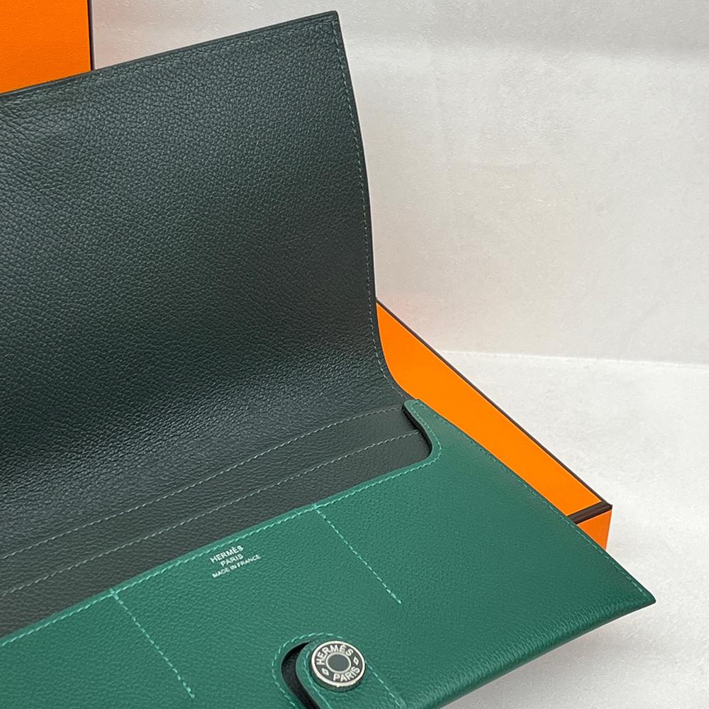 HERMES Green Long Wallet Pouch with Palladium Hardware