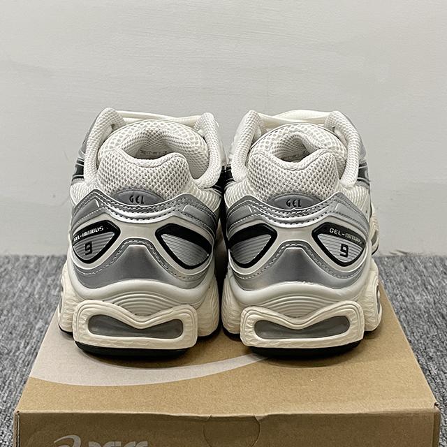 Asics Gel Nimbus 9 Low-Top Sneakers Unisex 1201A424 105