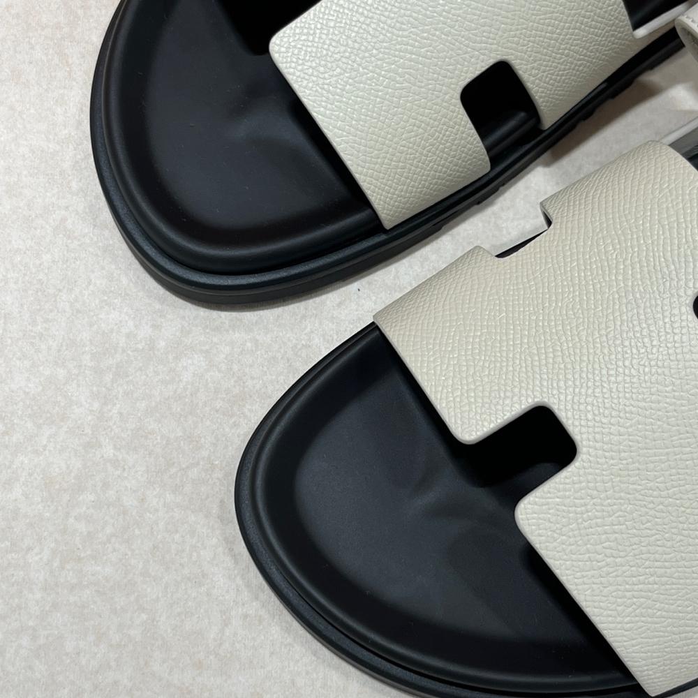 HERMES Mens Chypre Sandals Epsom Calfskin Light Gray