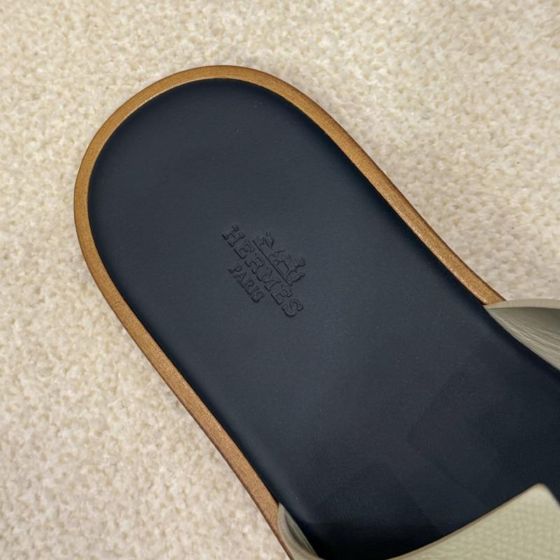HERMES Izmir Sandals Calfskin Epsom White Navy Men's Slides