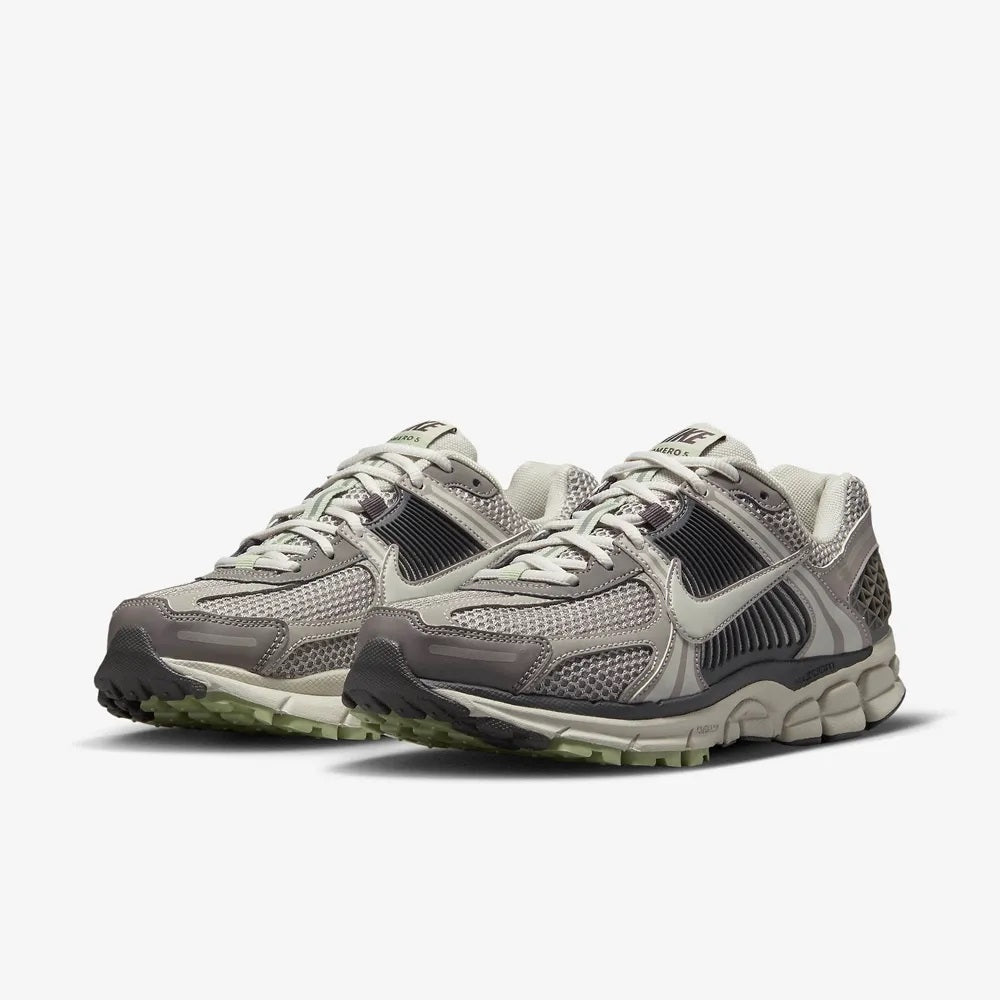 Nike Women's Zoom Vomero 5 Running Shoes Cobblestone/Flat Pewter FB8825 001