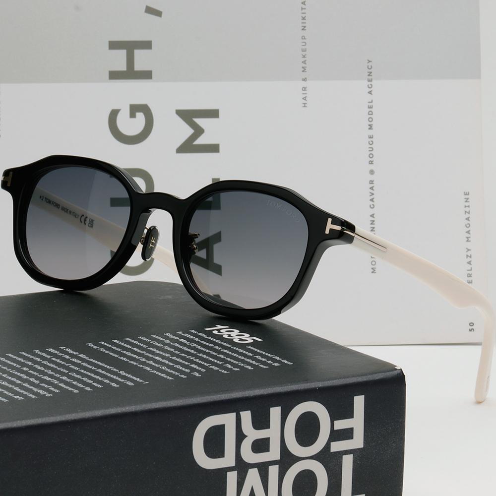 TOM FORD Black Acetate Asian Fit Sunglasses Gray Gradient Lens TF1149D 01B