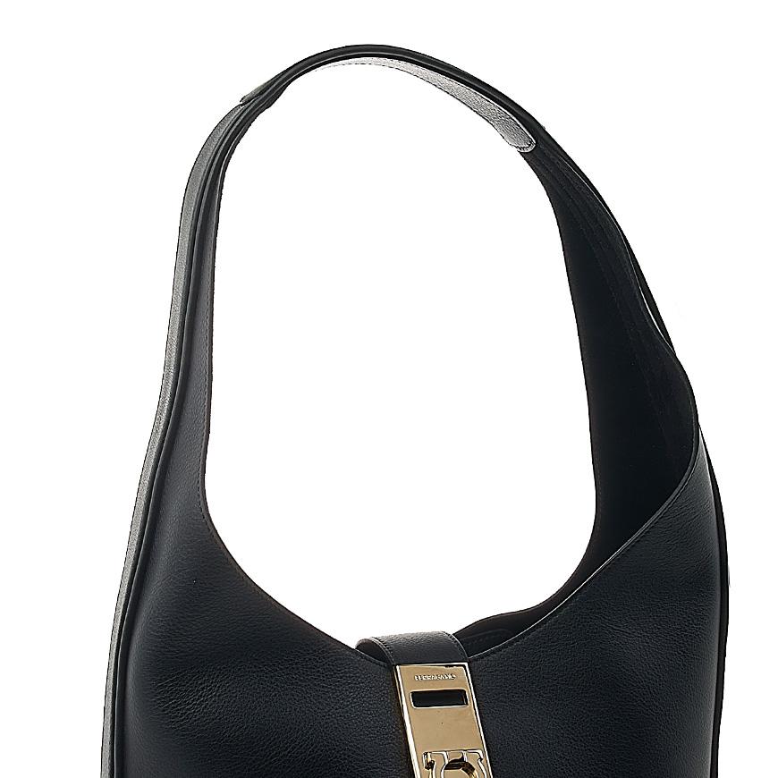 Ferragamo Women’s Gancini Hobo Shoulder Bag 21 3995 NERO VITELLO 0764374