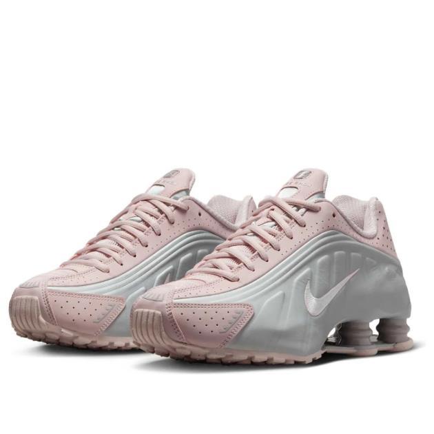 Nike Shox R4 Barely Rose Women’s Low-Top Sneakers