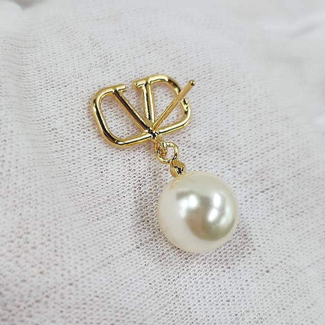 VALENTINO V Logo Signature Pearl Drop Earrings 5W2J0E36 UXM 0O3