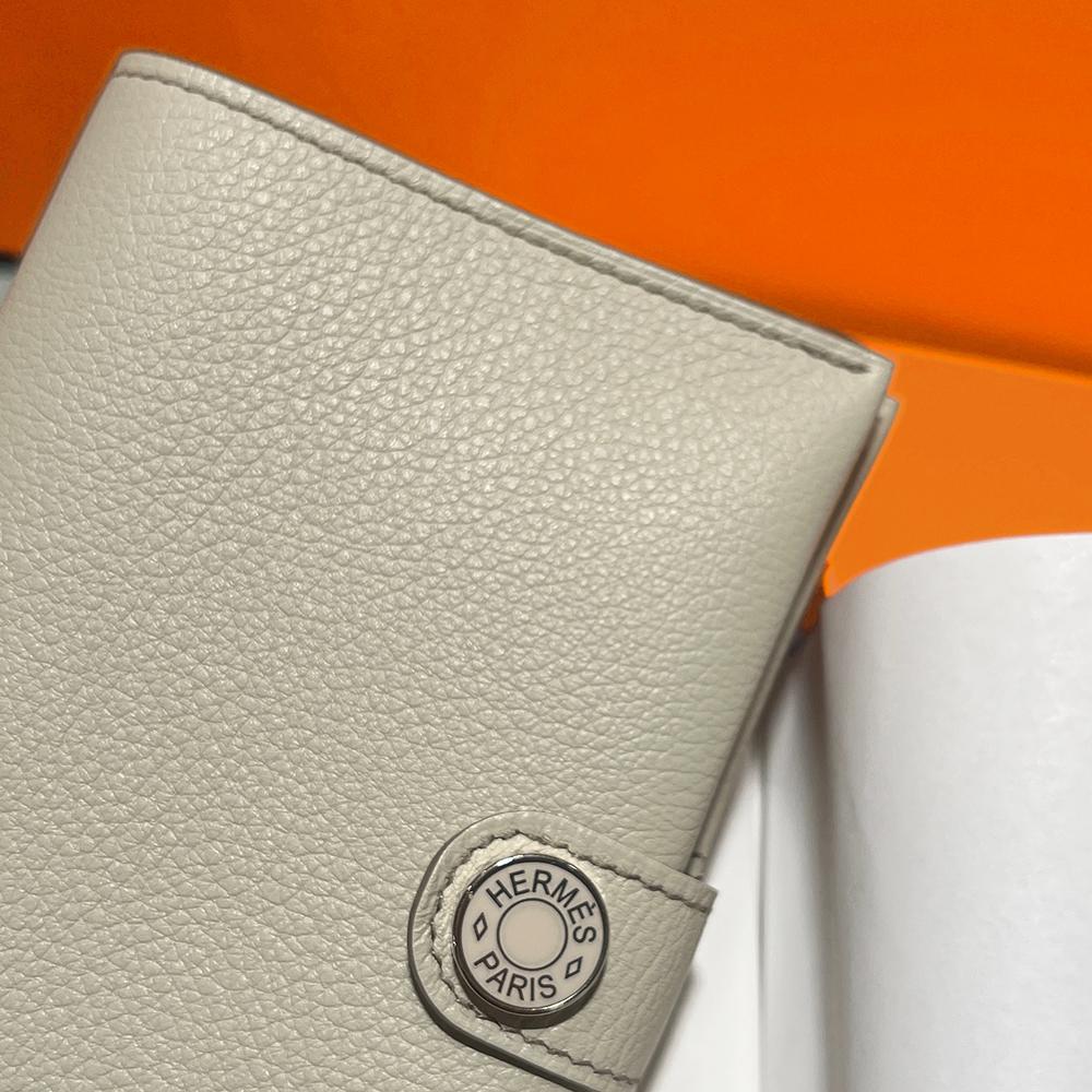 HERMES Epsom Calfskin RMS Passport Holder Wallet Beton