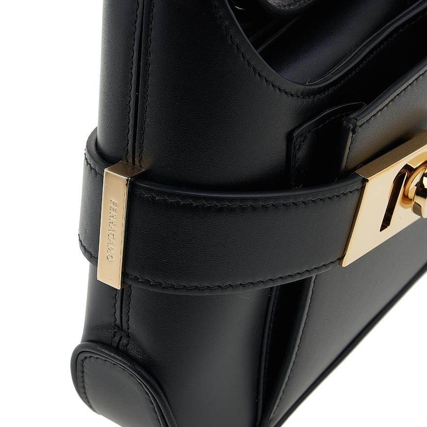 Ferragamo Women’s Leather Crossbody Bag 21 5943 NERO 0769137 2