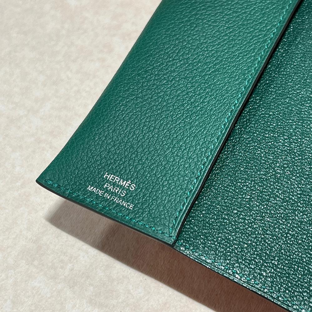 HERMES Epsom Calfskin Passport Holder Wallet Green Unisex