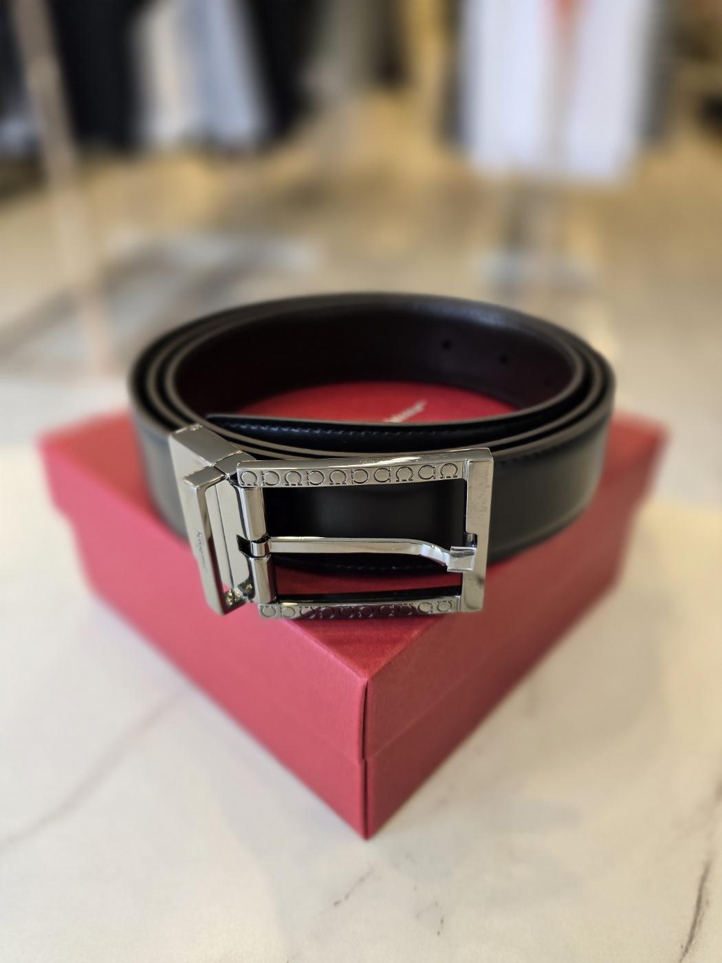 Ferragamo Reversible Adjustable Buckle Leather Belt 750173