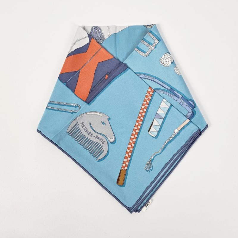 HERMES Promenade Coquette Silk Scarf 70cm Women
