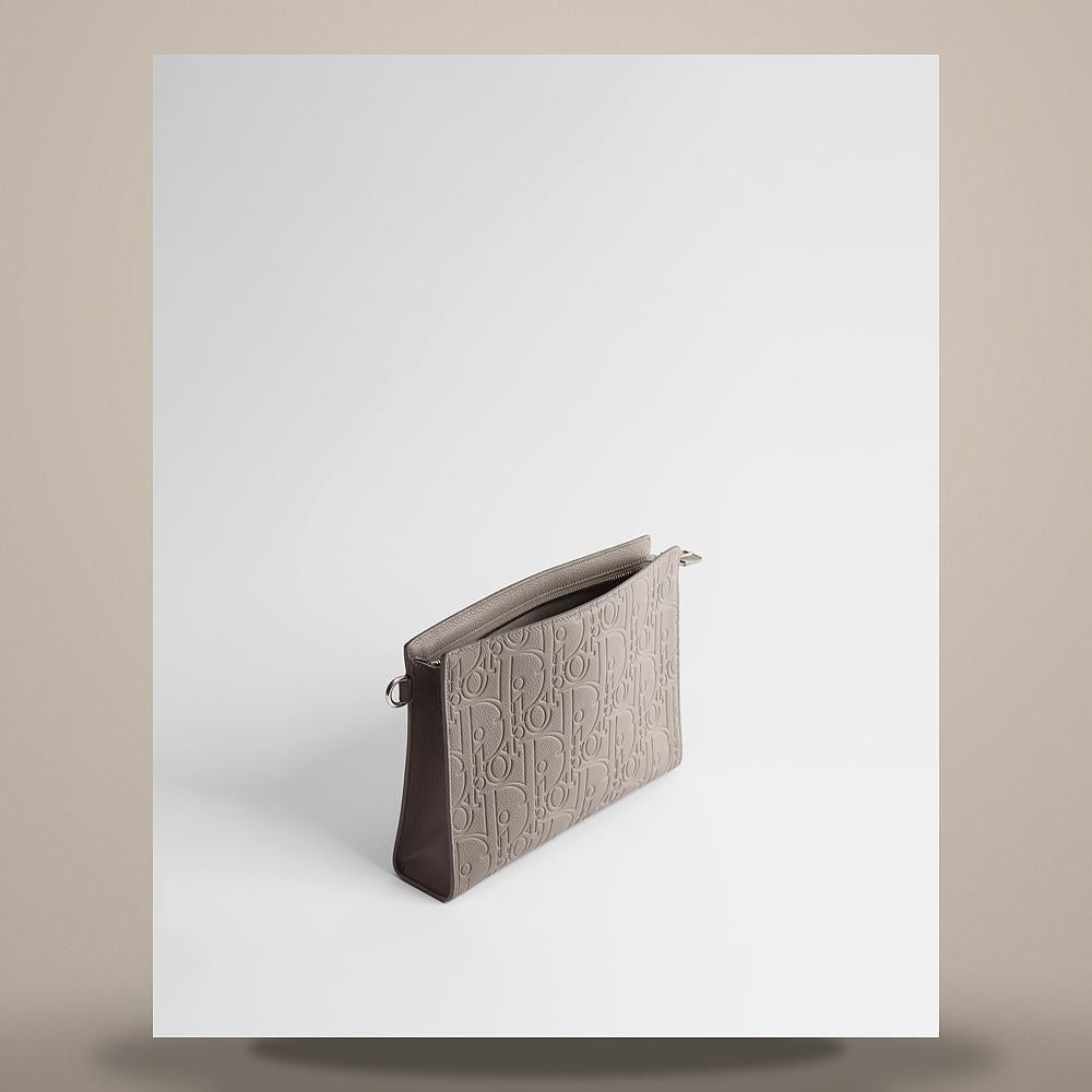 DIOR Trianon Gray Gravity Grained Leather Triangle Pouch 2ESCA679MACH00G