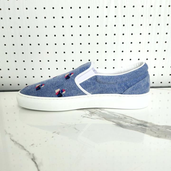 Isabel Marant Blue Logo Embroidered Low-Top Sneakers Men BK0094 22P026N