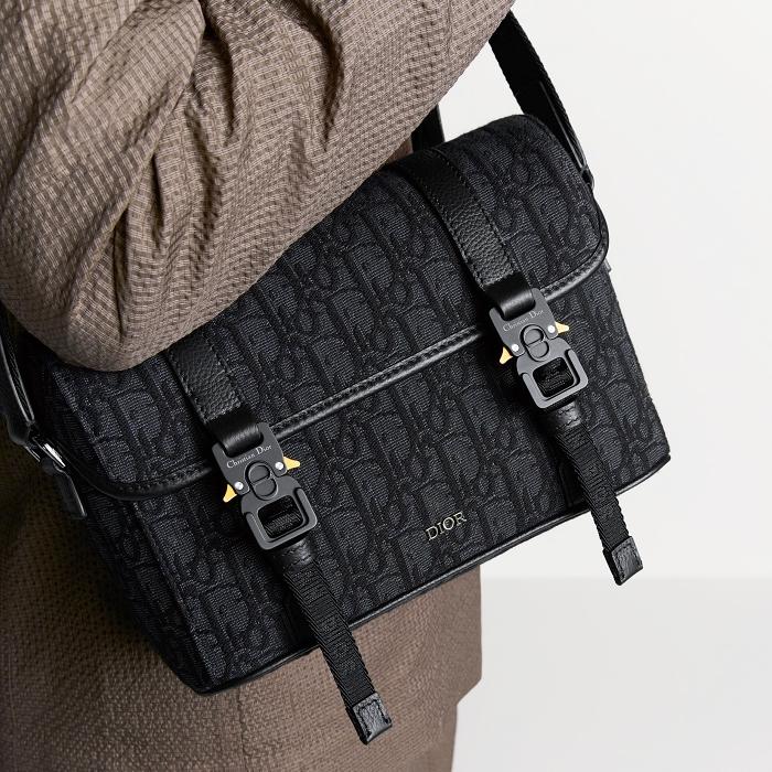 DIOR Hit the Road Flap Strap Crossbody Bag 1ESPO333YKY H03E