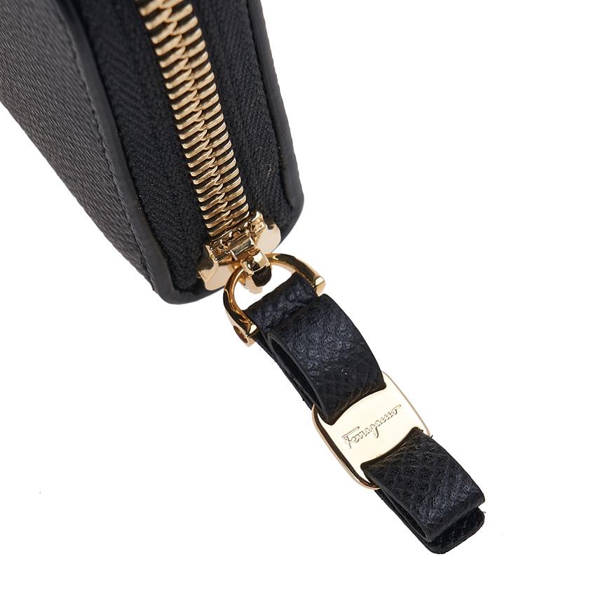 Ferragamo Vara Leather Card Holder Wallet Black Women
