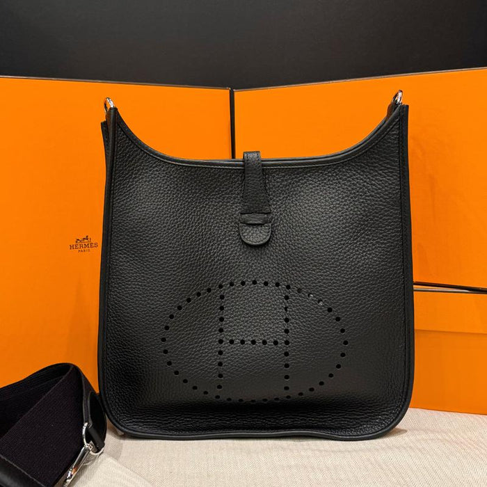HERMES Black Leather Evelyne 29 Crossbody Bag Silver Hardware