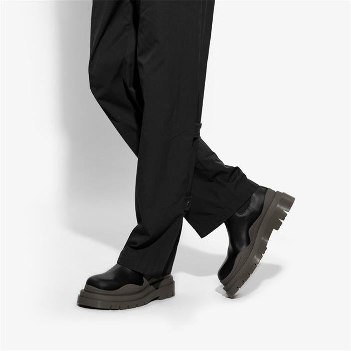 Bottega Veneta Tire Ankle Chelsea Boots Men Black Leather